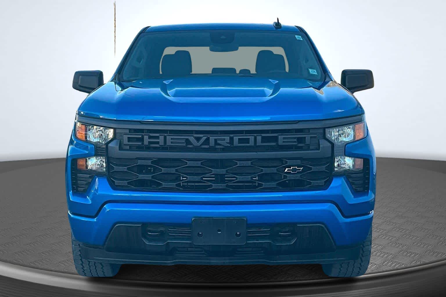 2023 Chevrolet Silverado 1500 Custom photo 3
