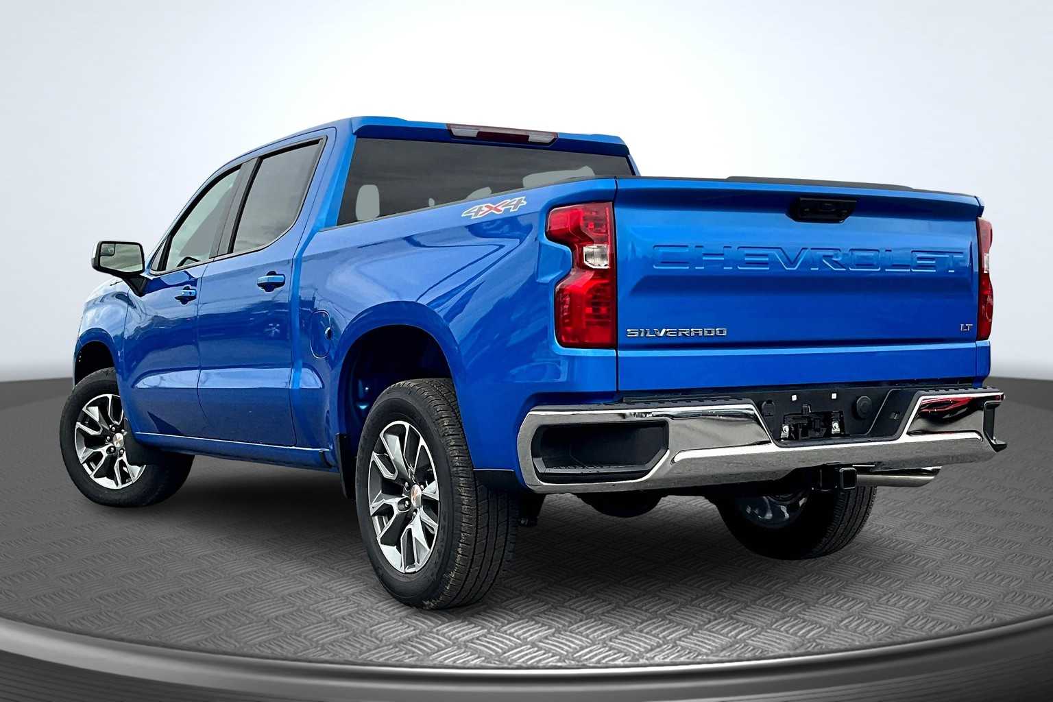 2026 Chevrolet Silverado 1500 LT photo 3