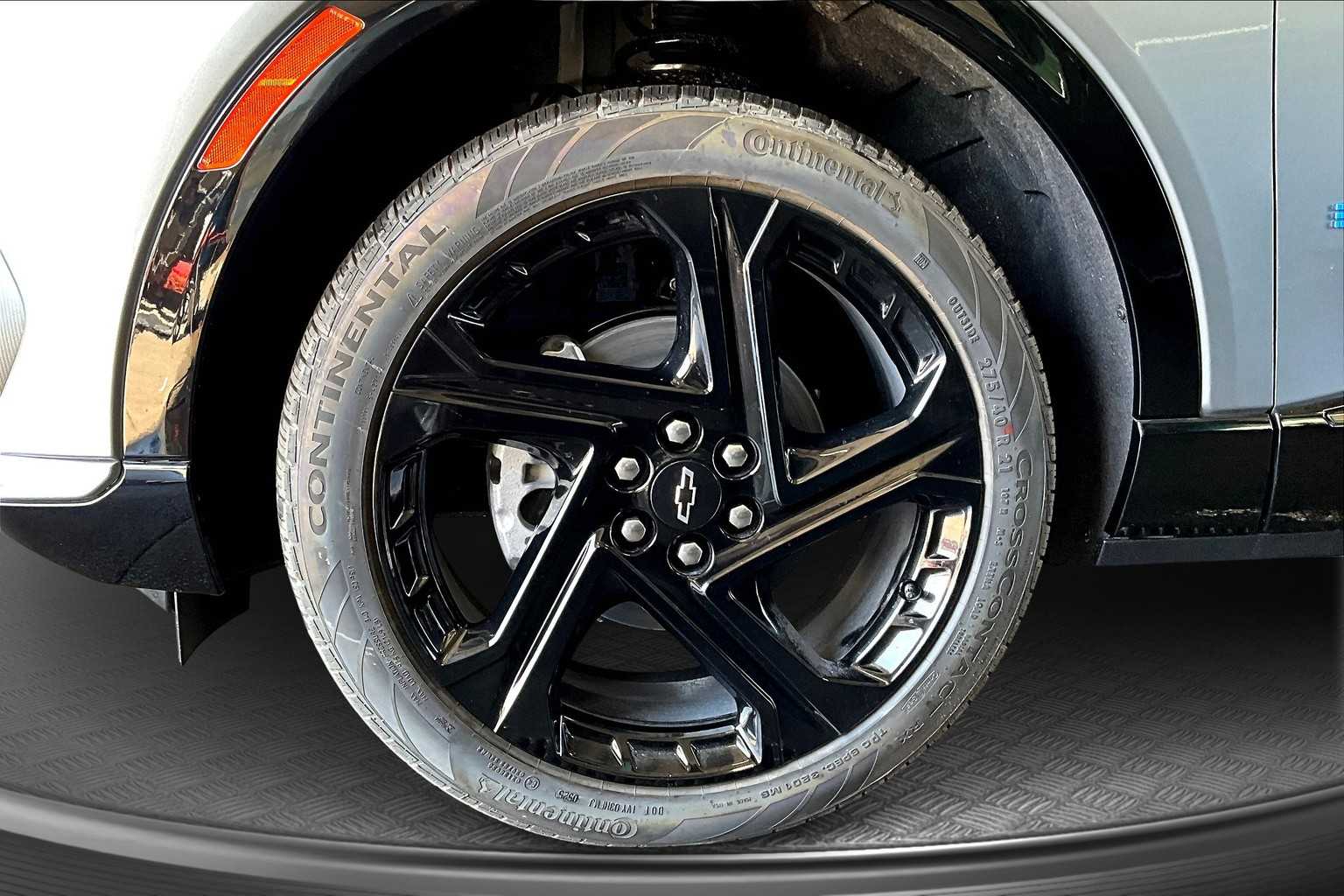 2025 Chevrolet Equinox EV RS - Photo 9