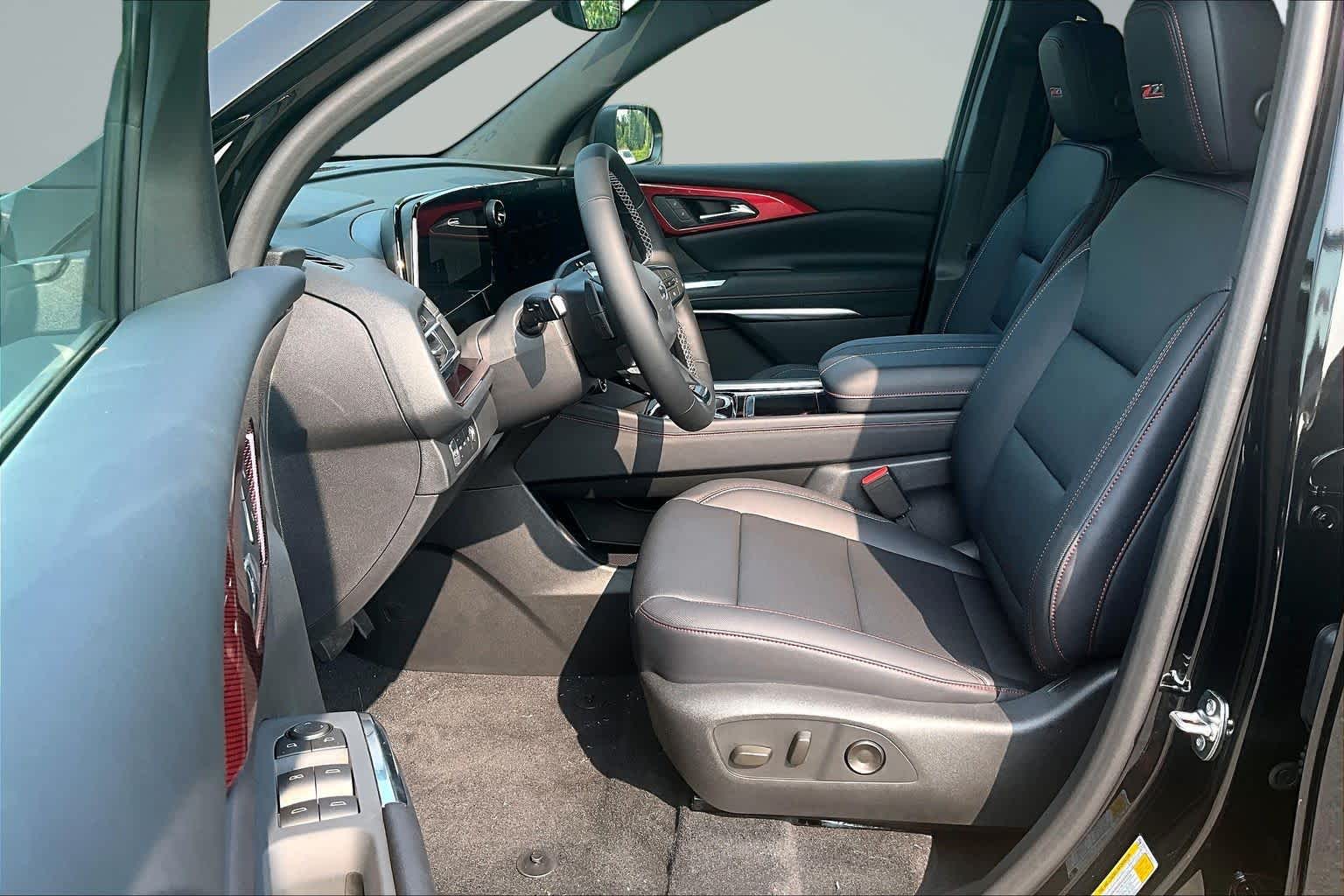 2026 Chevrolet Traverse Z71 - Photo 8