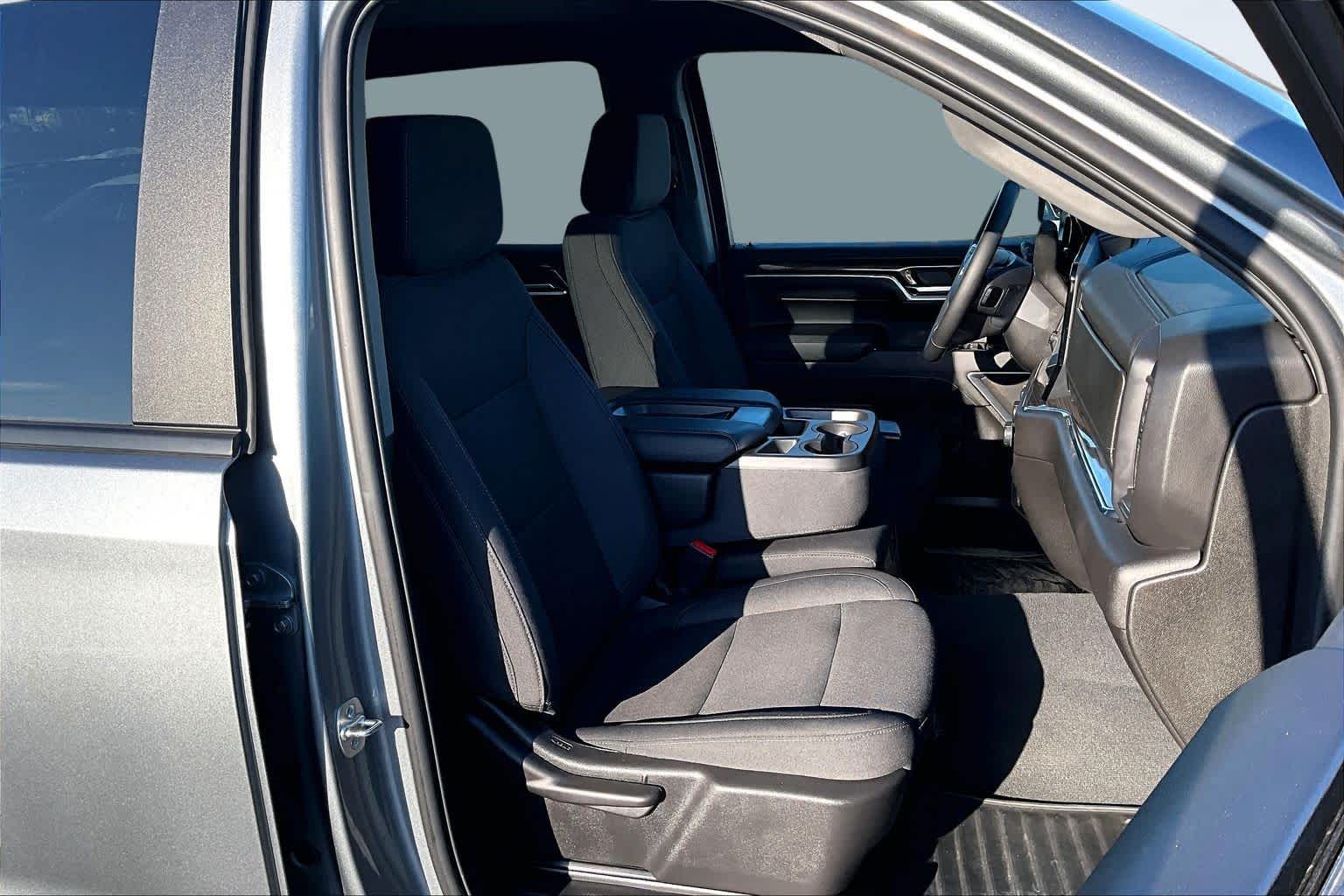 2025 Chevrolet Silverado 1500 LT - Photo 6