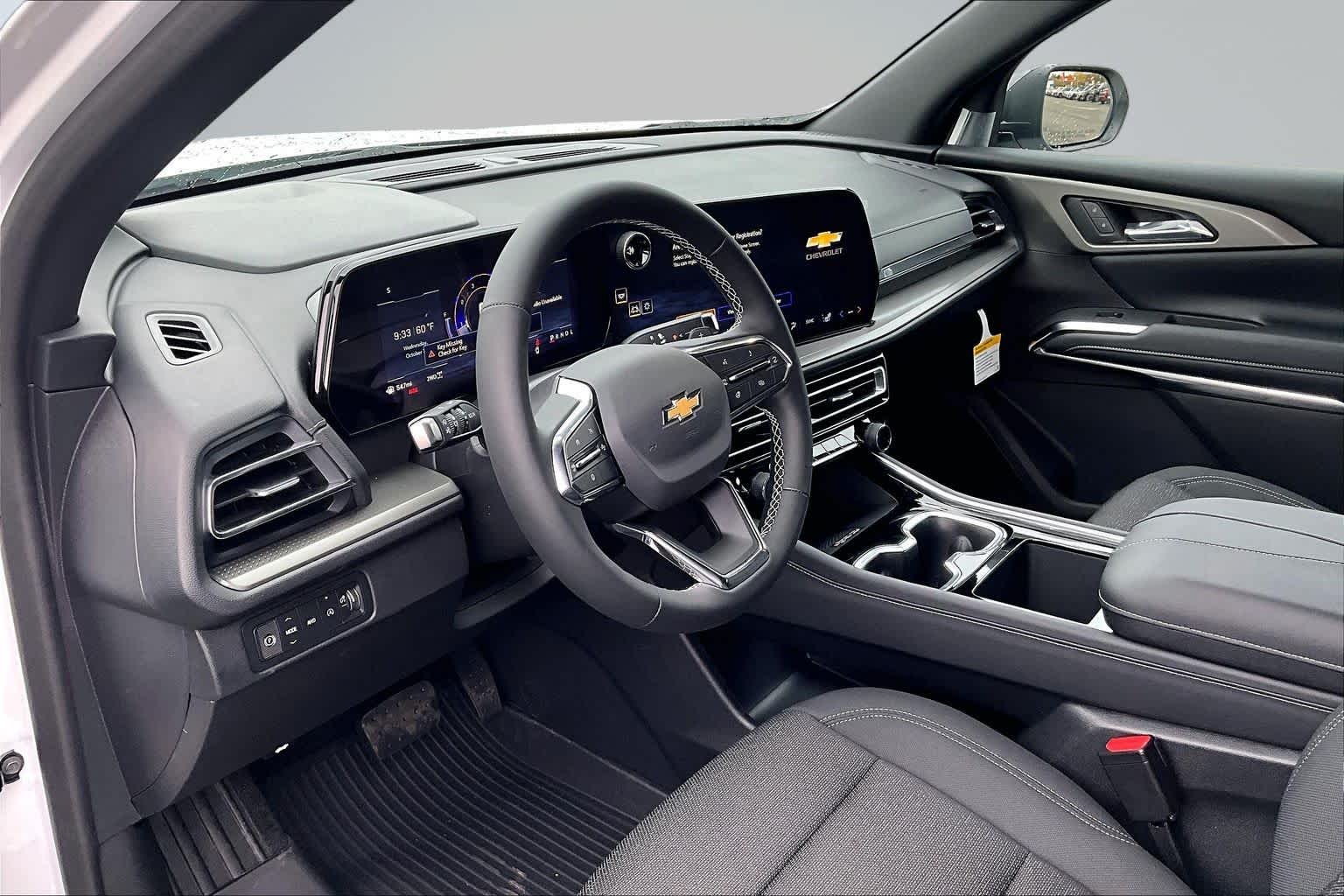 2027 Chevrolet Traverse LT - Photo 6