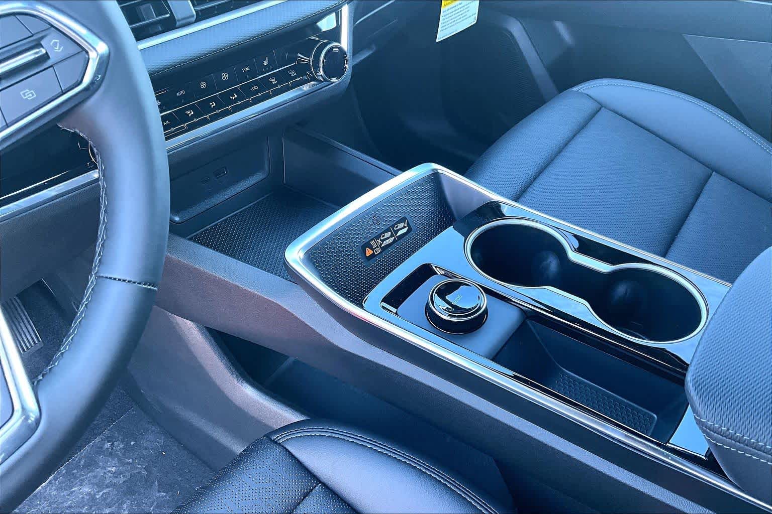 2026 Chevrolet Equinox LT - Photo 8