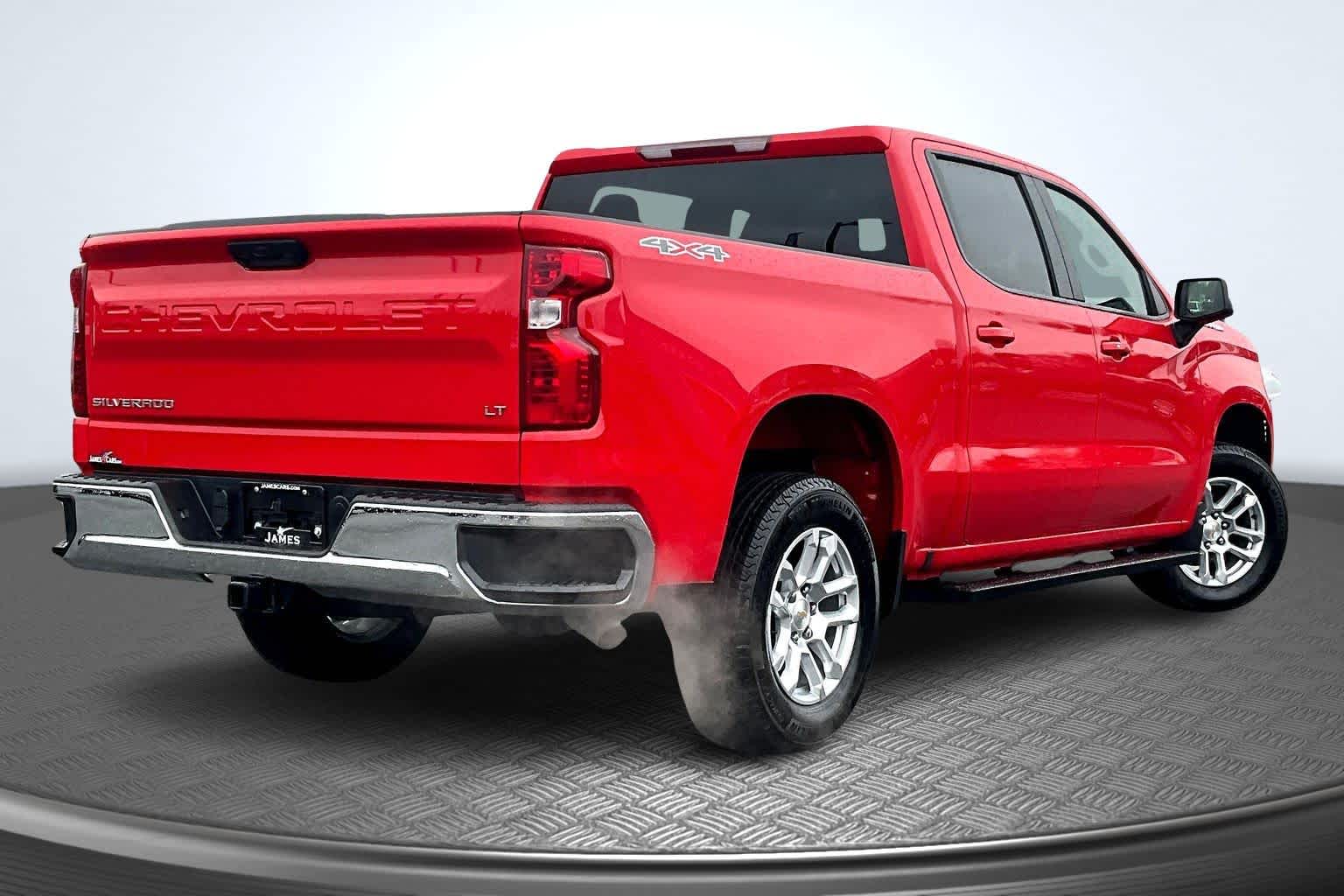 2025 Chevrolet Silverado 1500 LT photo 2