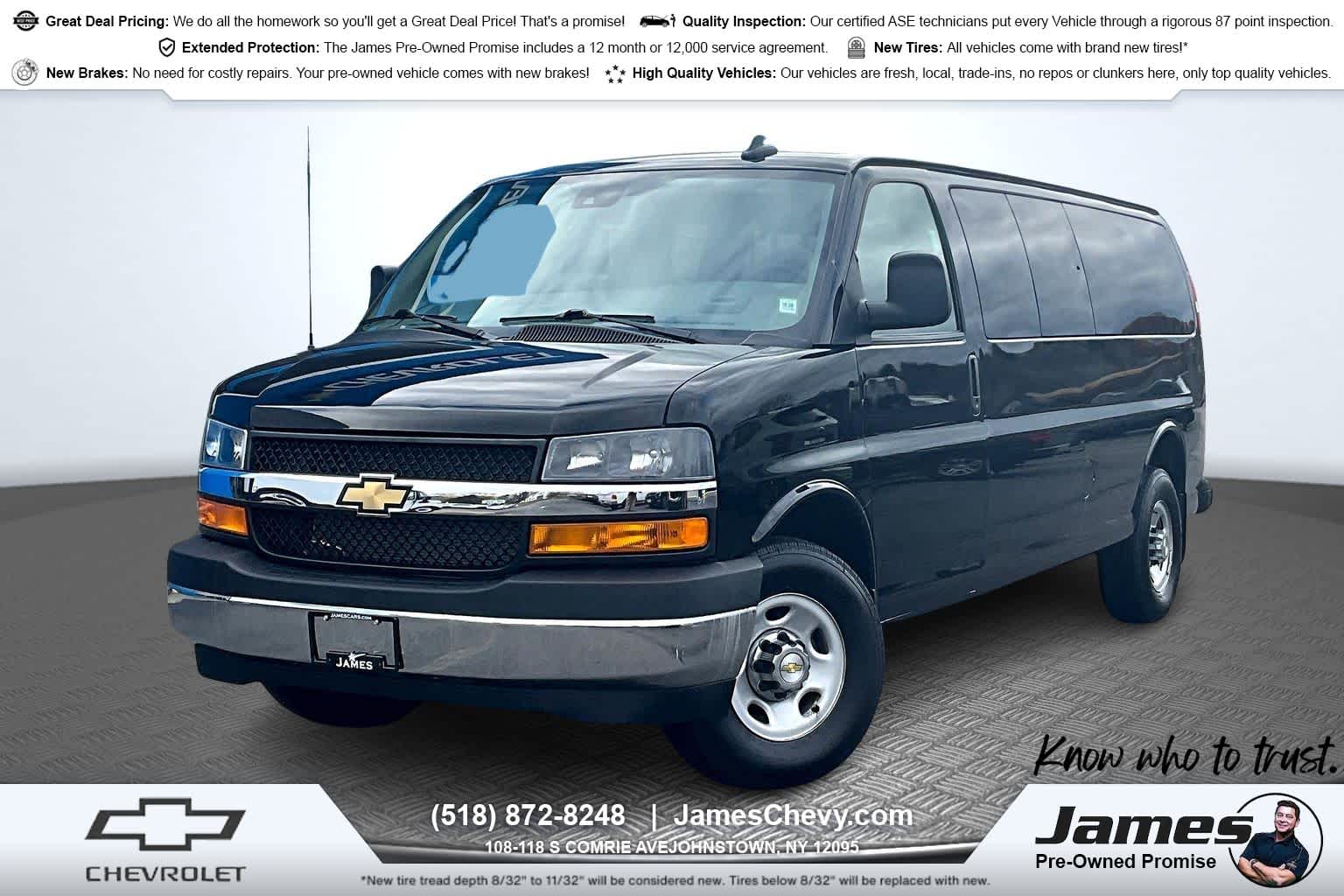 2024 Chevrolet Express Passenger LT's photo