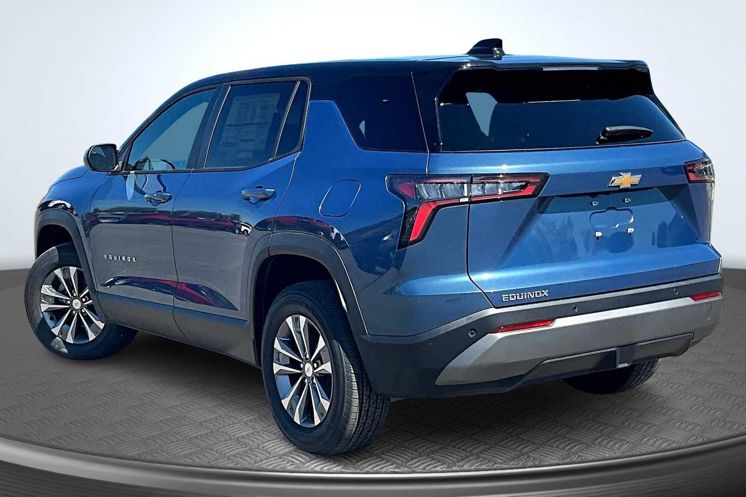 2026 Chevrolet Equinox LT photo 3