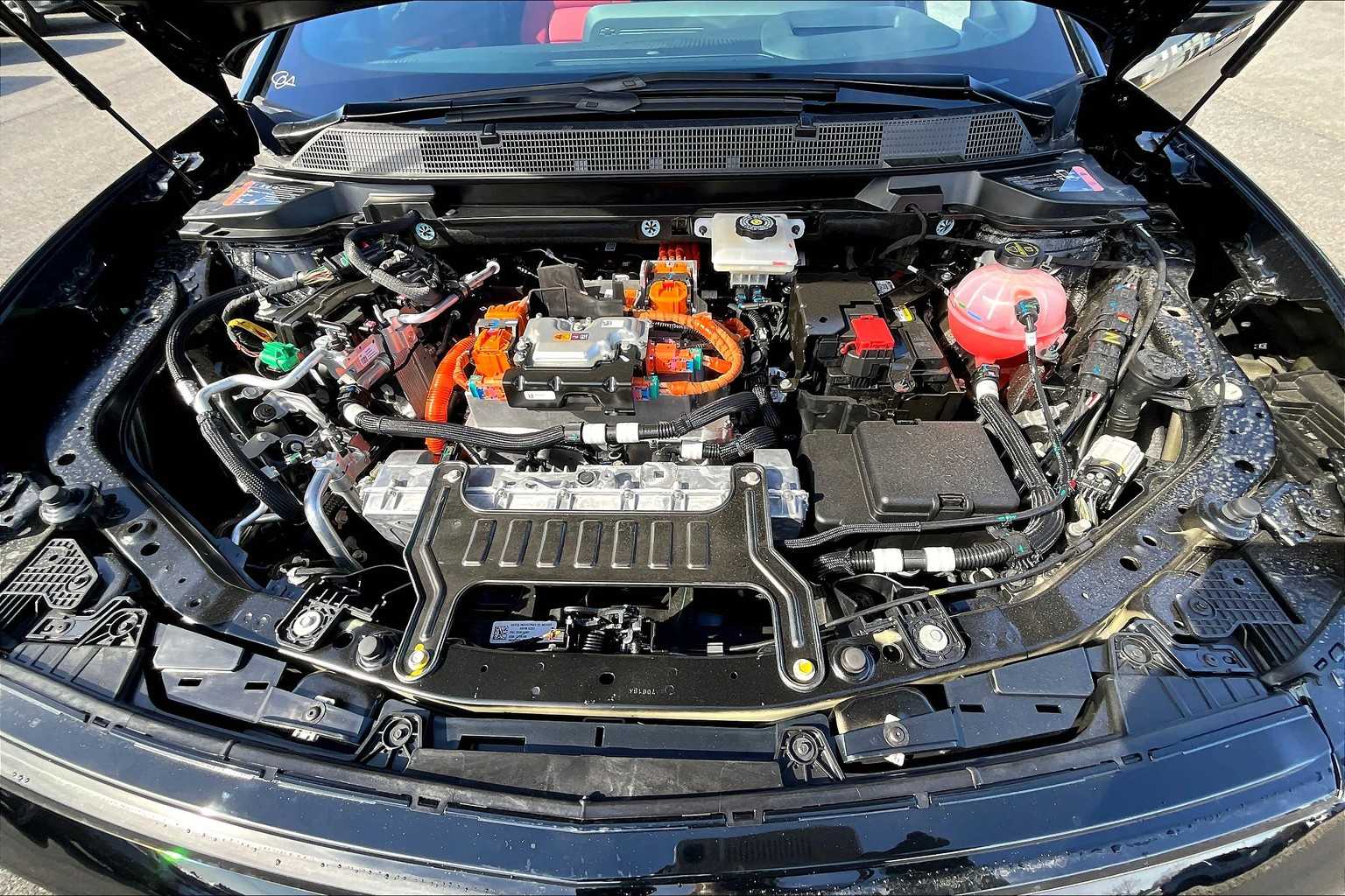 2025 Chevrolet Equinox EV RS - Photo 11