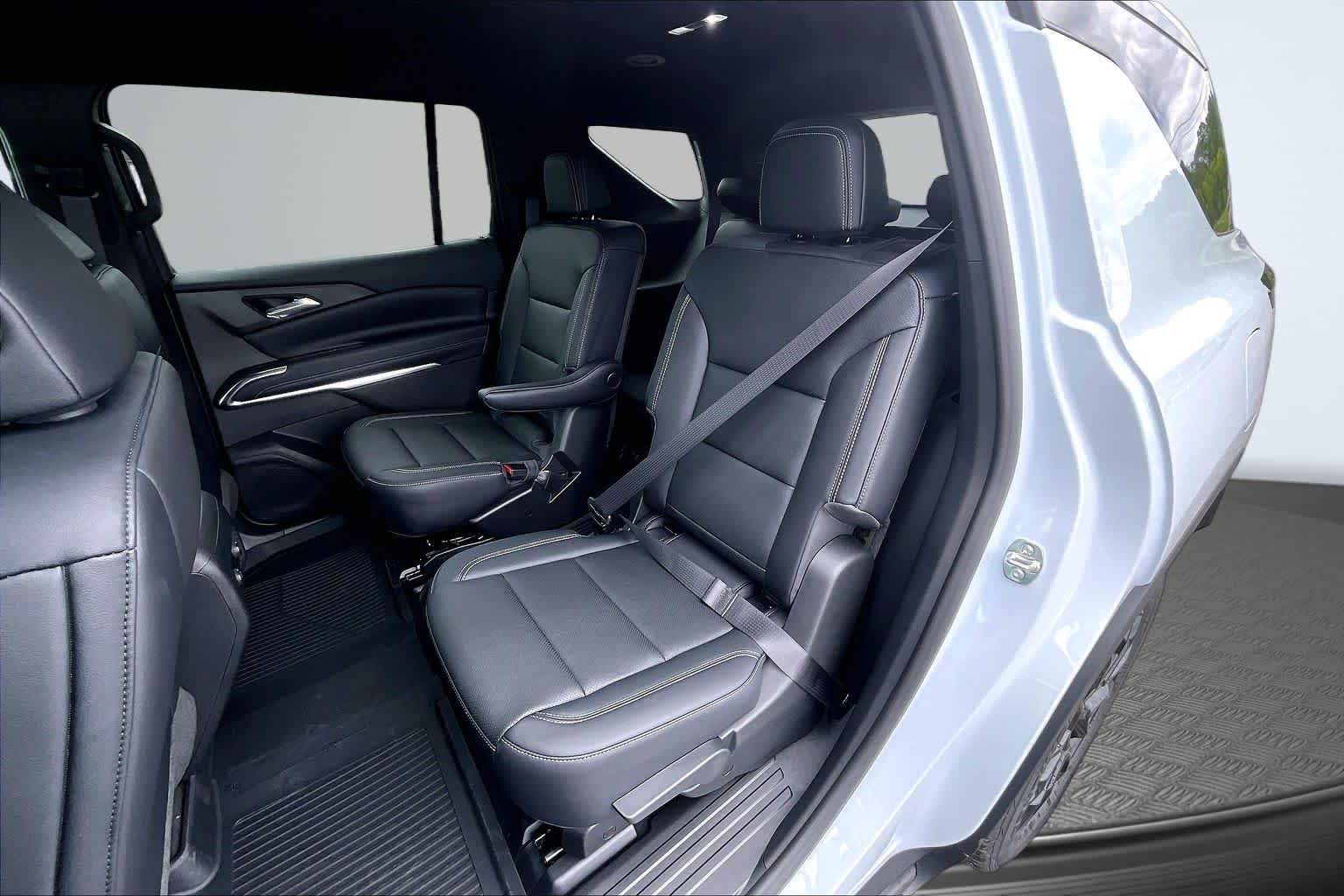 2026 Chevrolet Traverse LT - Photo 10