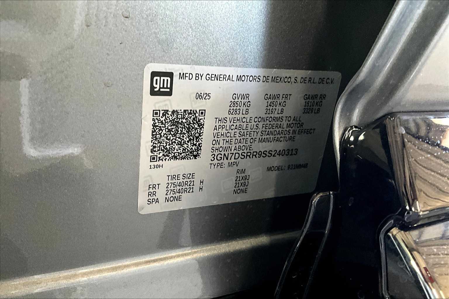 2025 Chevrolet Equinox EV RS - Photo 10