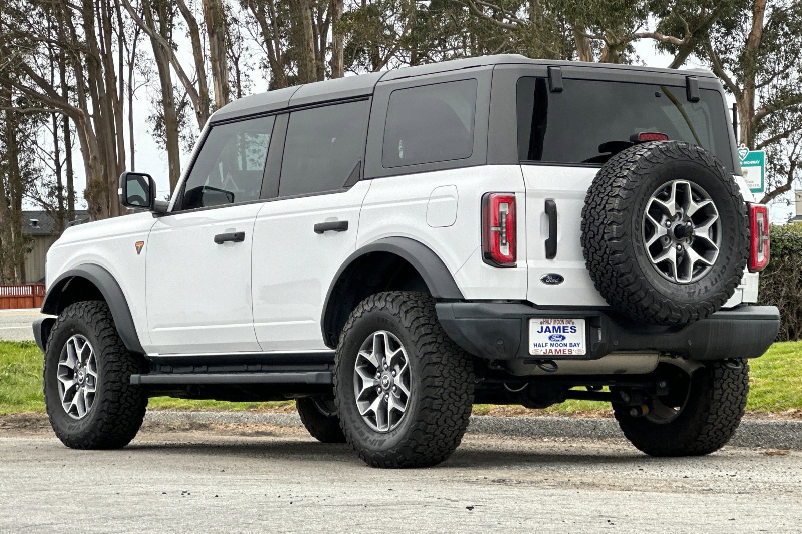 2023 Ford Bronco Badlands photo 3