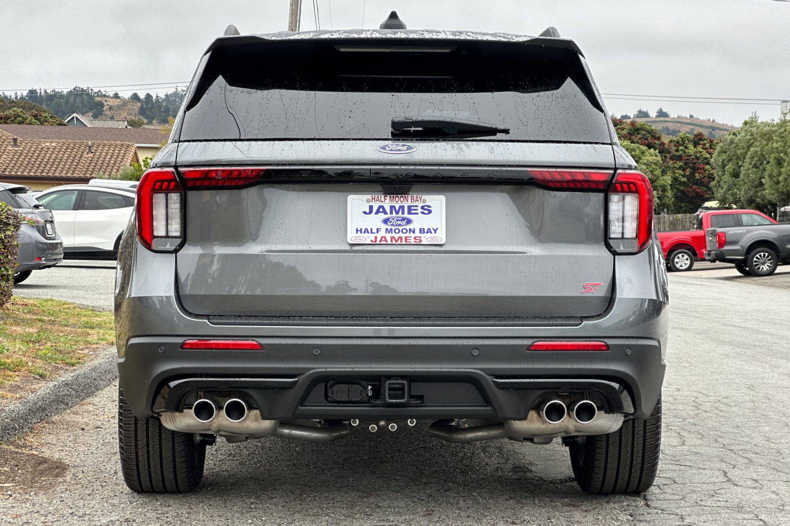 2025 Ford Explorer ST photo 4