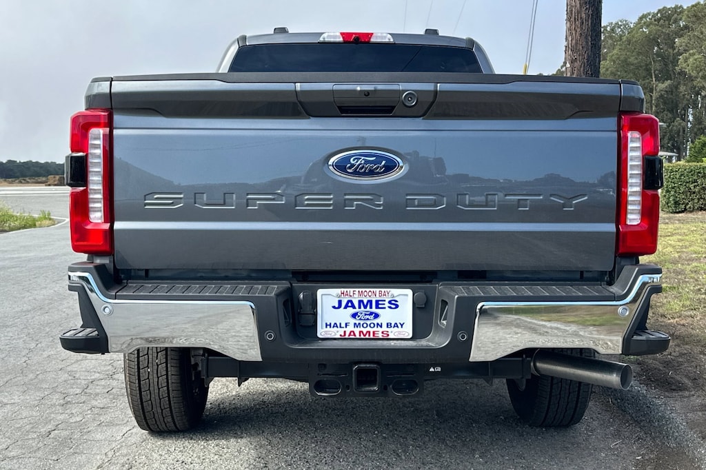 New 2026 Ford F-350SD F-350 Lariat Truck Crew Cab