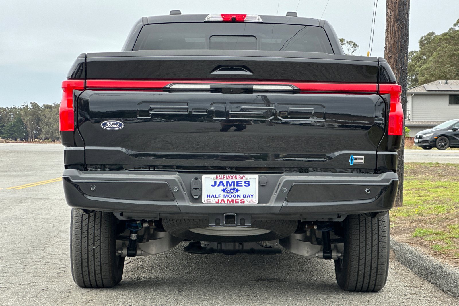 2025 Ford F-150 Lightning Lariat photo 4