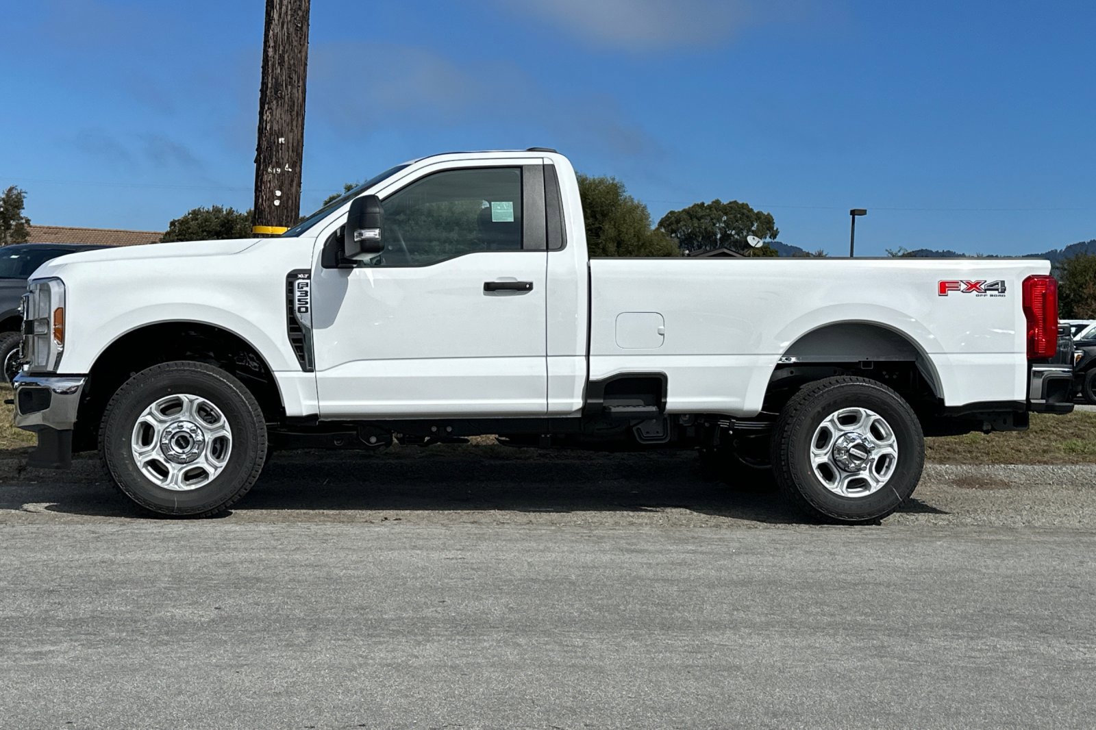 2026 Ford F-350 photo 2