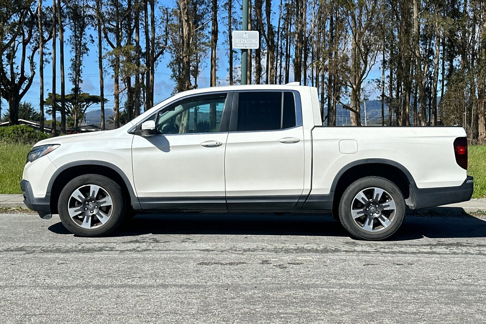 Used 2017 Honda Ridgeline RTL-T with VIN 5FPYK3F63HB023674 for sale in Half Moon Bay, CA