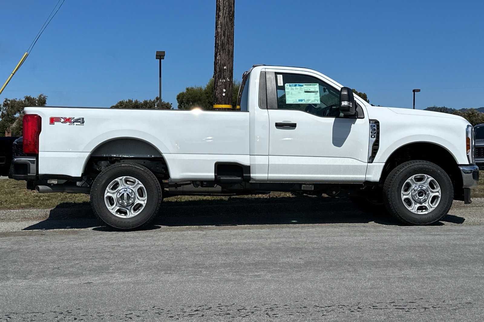 2026 Ford F-350 Super Duty XLT - Photo 6
