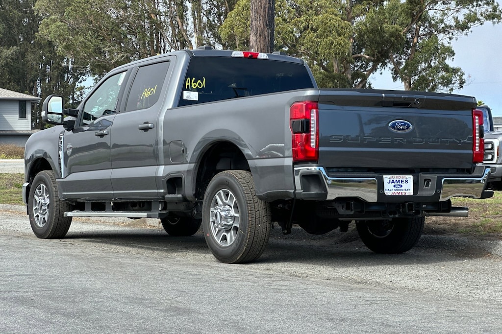 New 2026 Ford F-350SD F-350 Lariat Truck Crew Cab