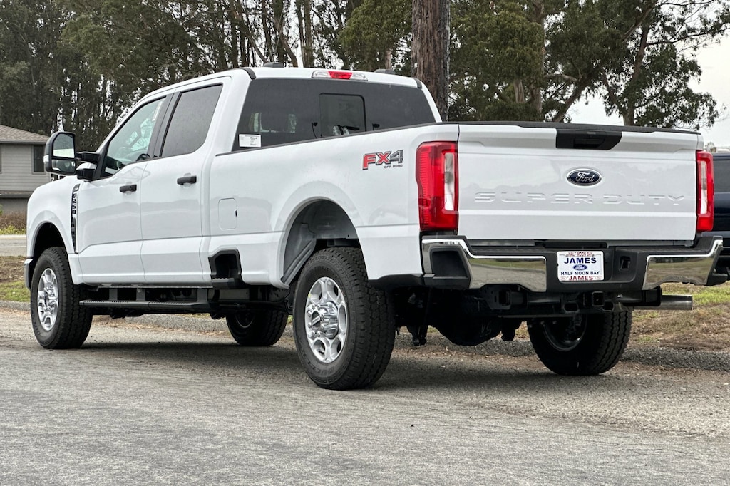 New 2026 Ford F-250SD XLT Truck Crew Cab