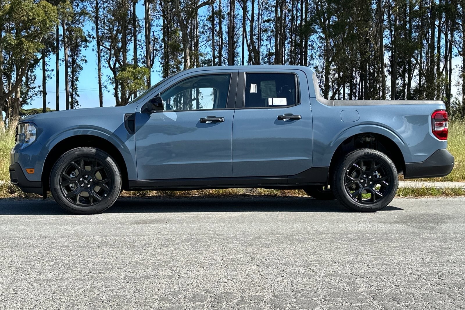 2025 Ford Maverick XLT photo 2