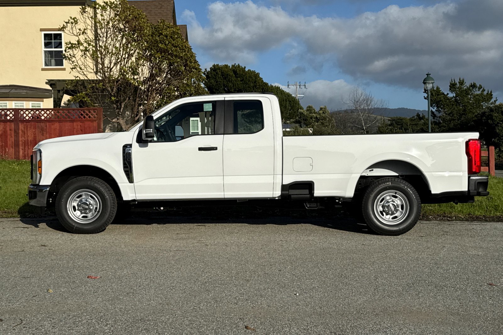 2025 Ford F-250 XL photo 2