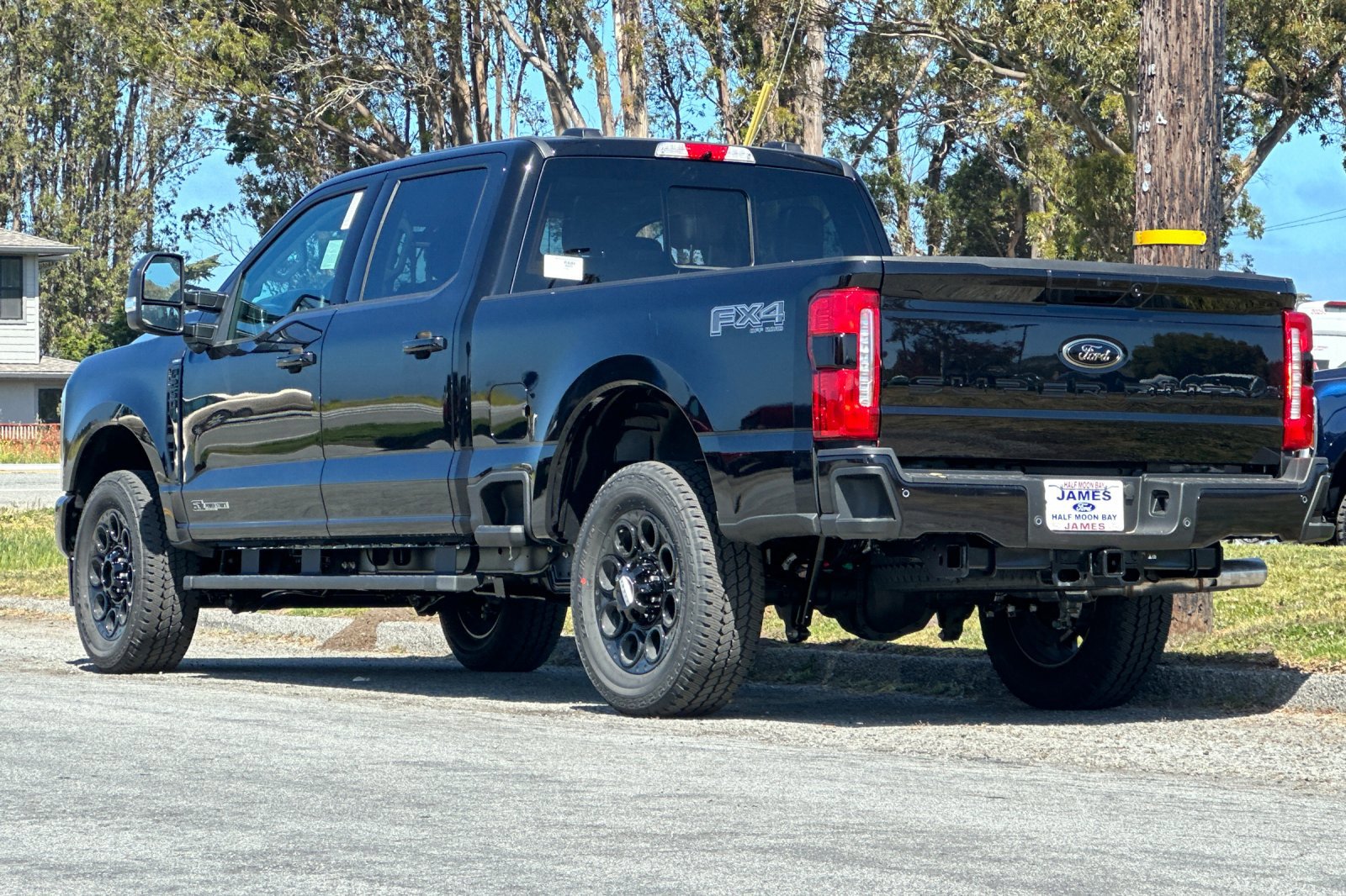 2025 Ford F-250 Lariat photo 3