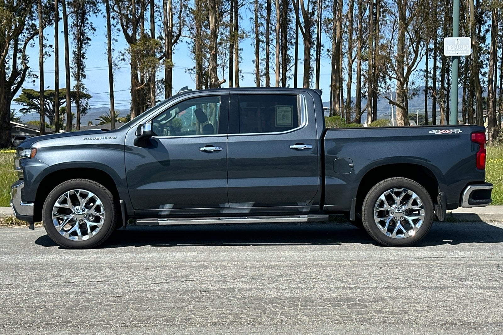 Used 2020 Chevrolet Silverado 1500 LTZ with VIN 1GCUYGEL3LZ232274 for sale in Half Moon Bay, CA