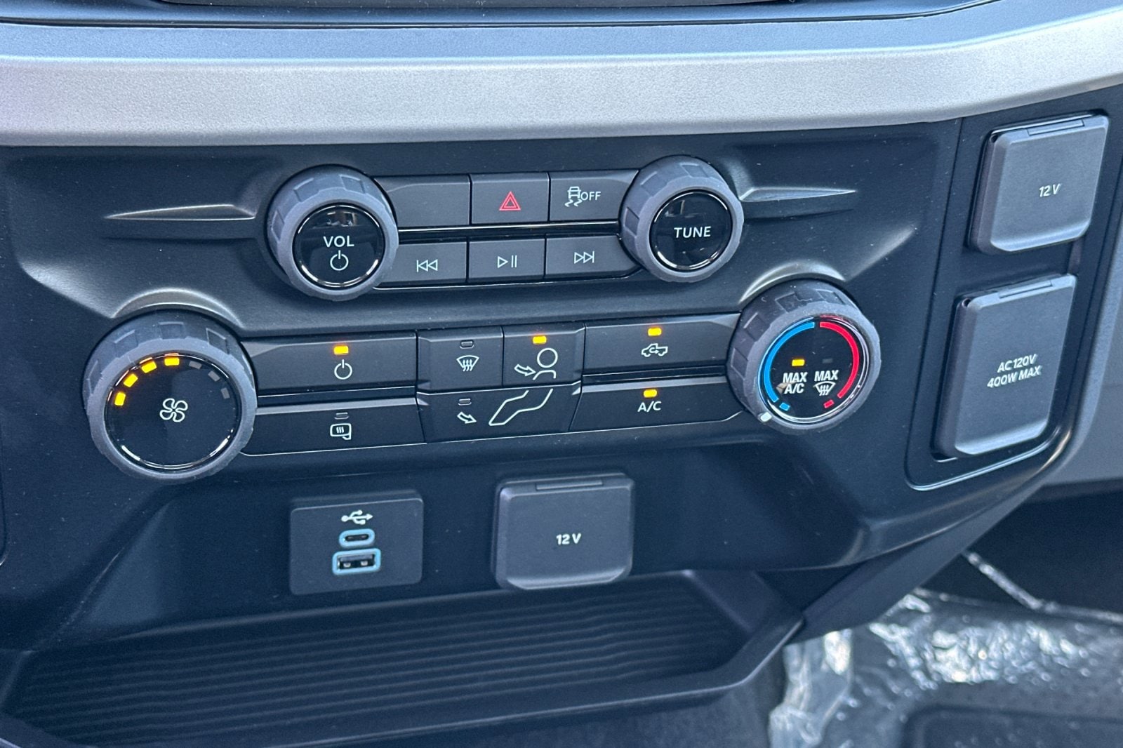 2026 Ford F-350 Super Duty XLT - Photo 15