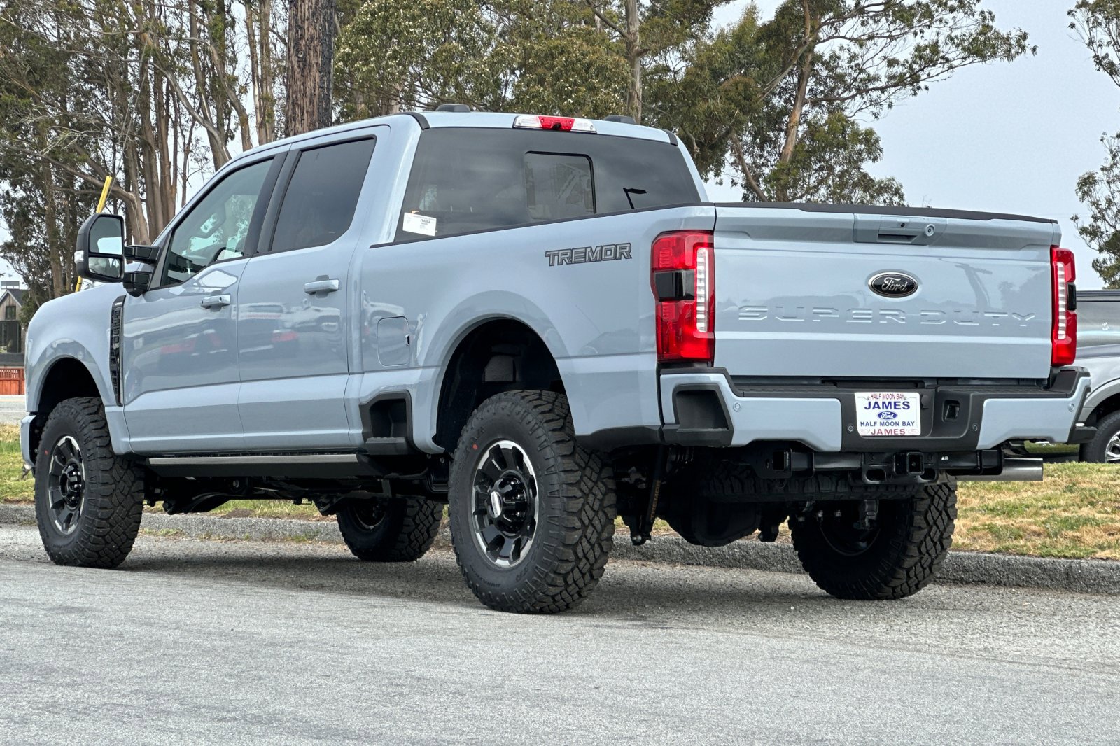 2025 Ford F-250 Lariat photo 3