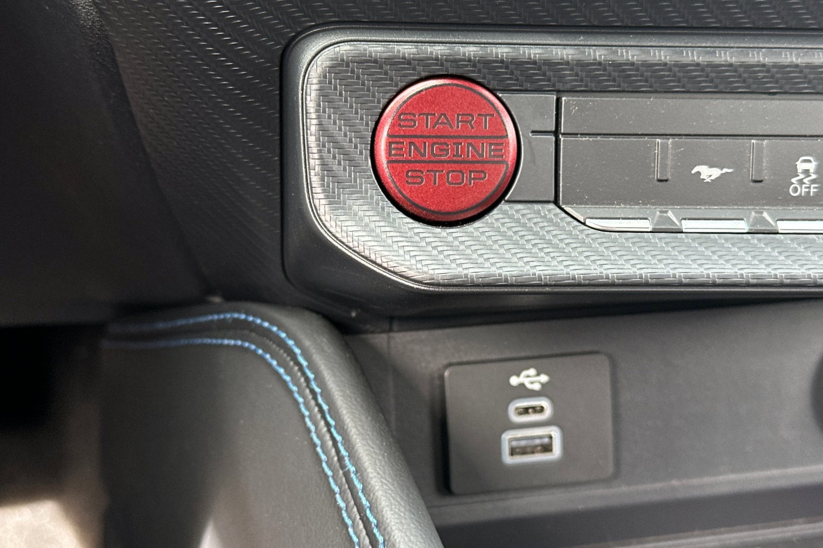 2025 Ford Mustang Dark Horse - Photo 20