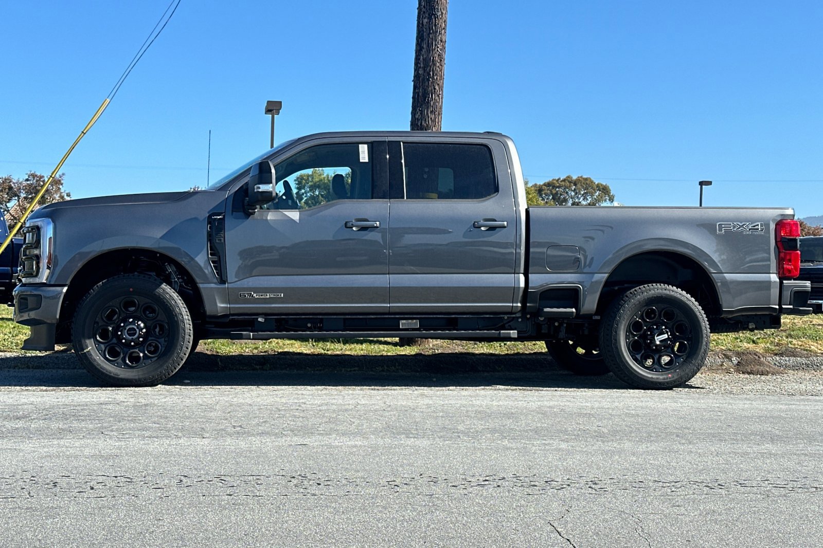 2025 Ford F-250 Lariat photo 2