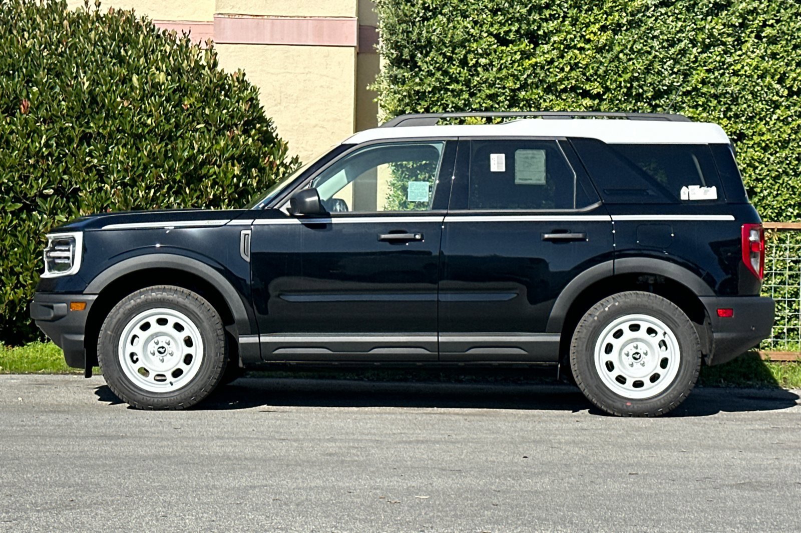 2024 Ford Bronco Sport Heritage photo 2