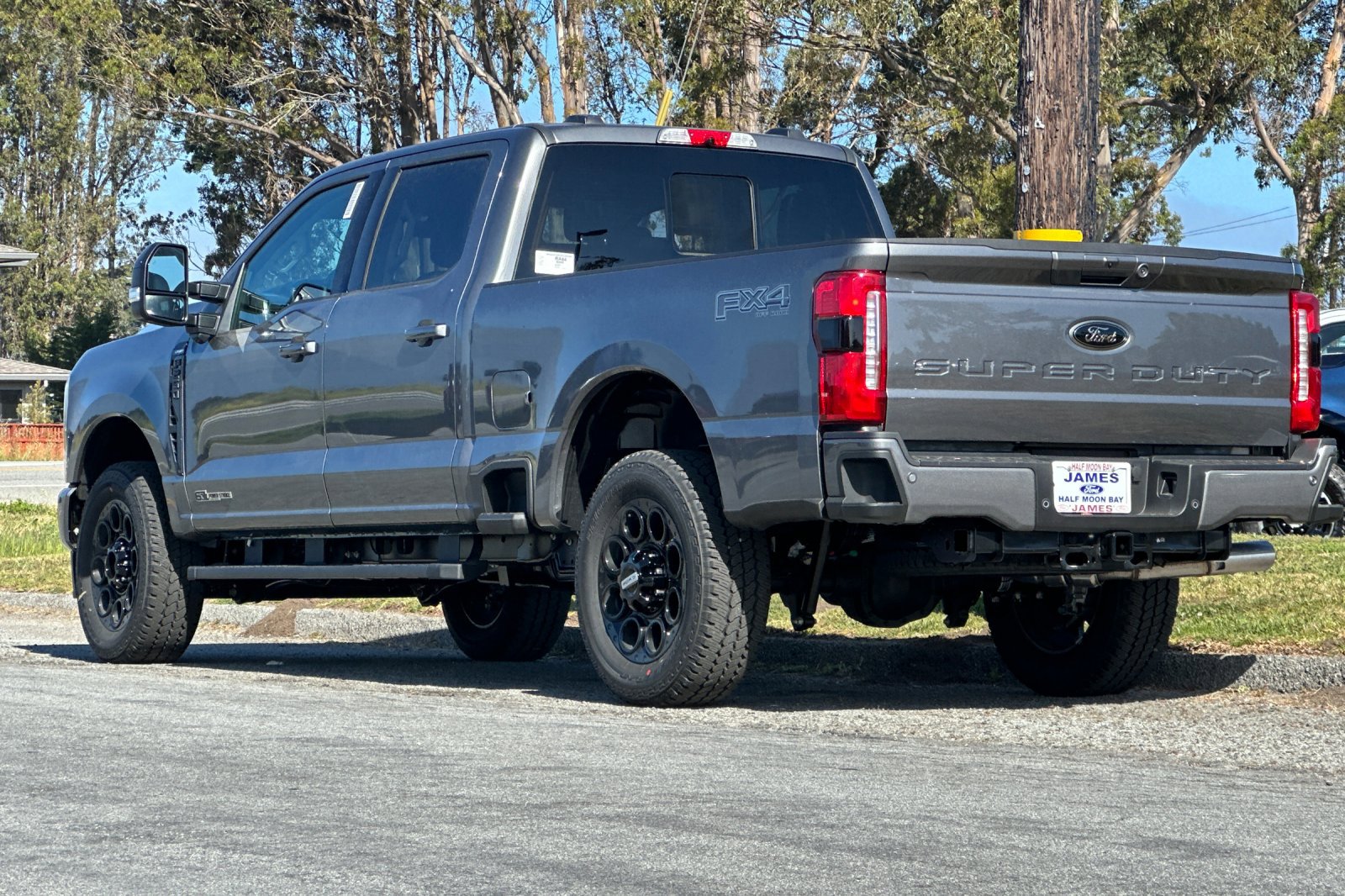 2025 Ford F-250 Lariat photo 3