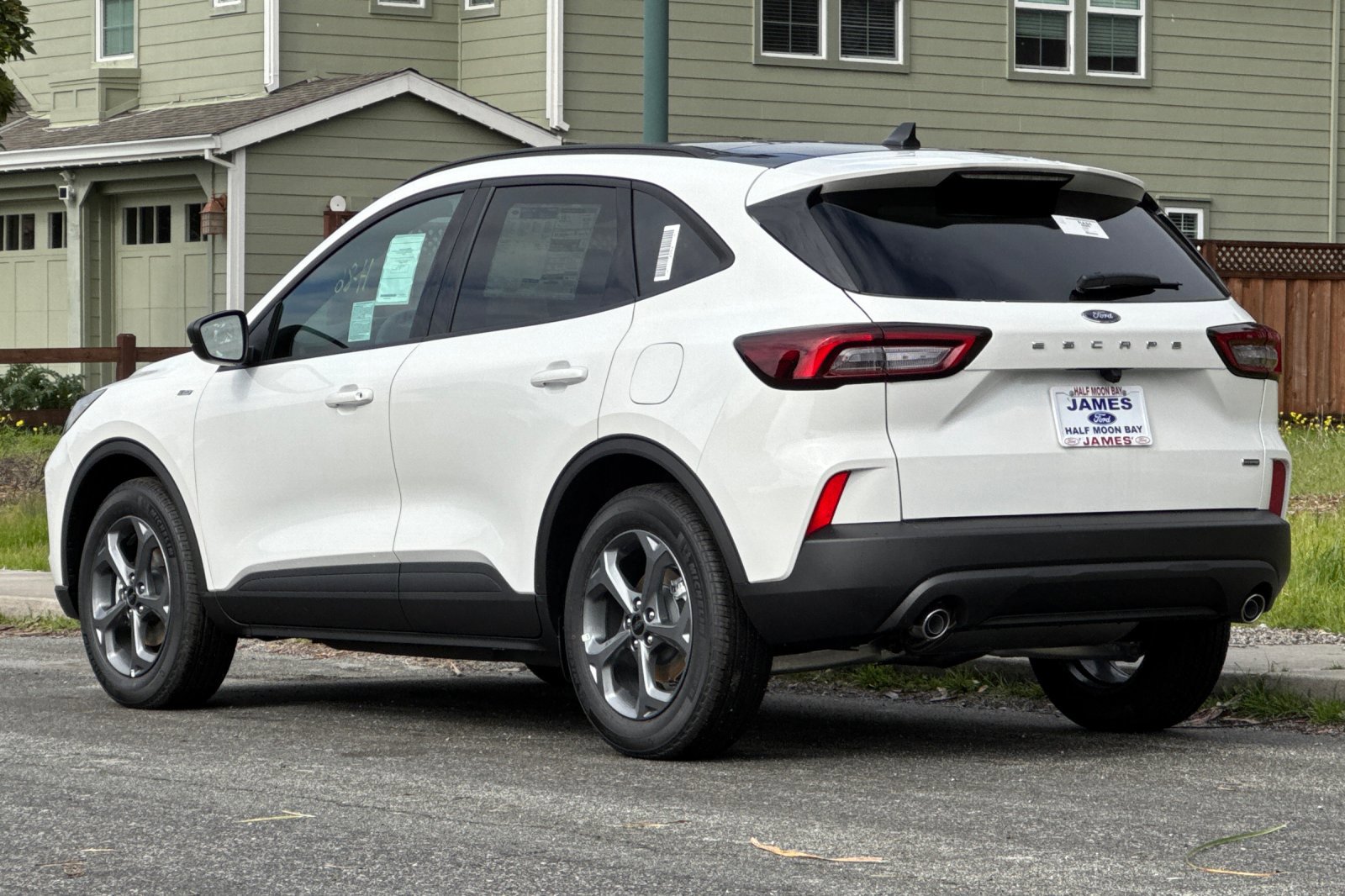 2025 Ford Escape ST-Line photo 3