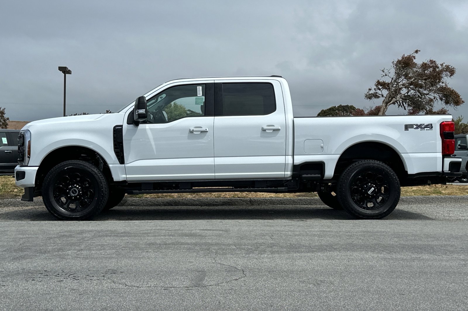 2025 Ford F-250 Lariat photo 2
