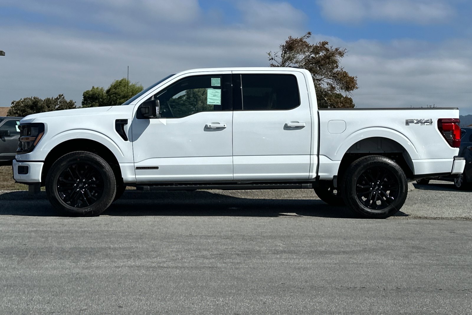 2025 Ford F-150 XLT photo 2