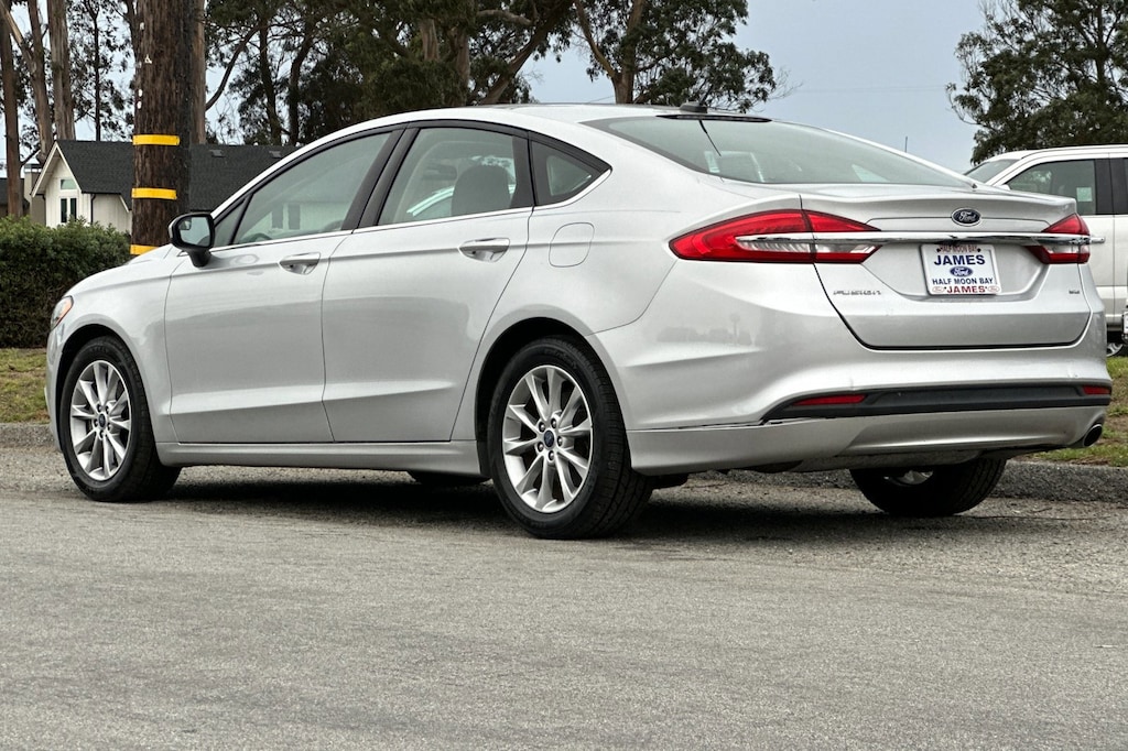Used 2017 Ford Fusion SE Sedan