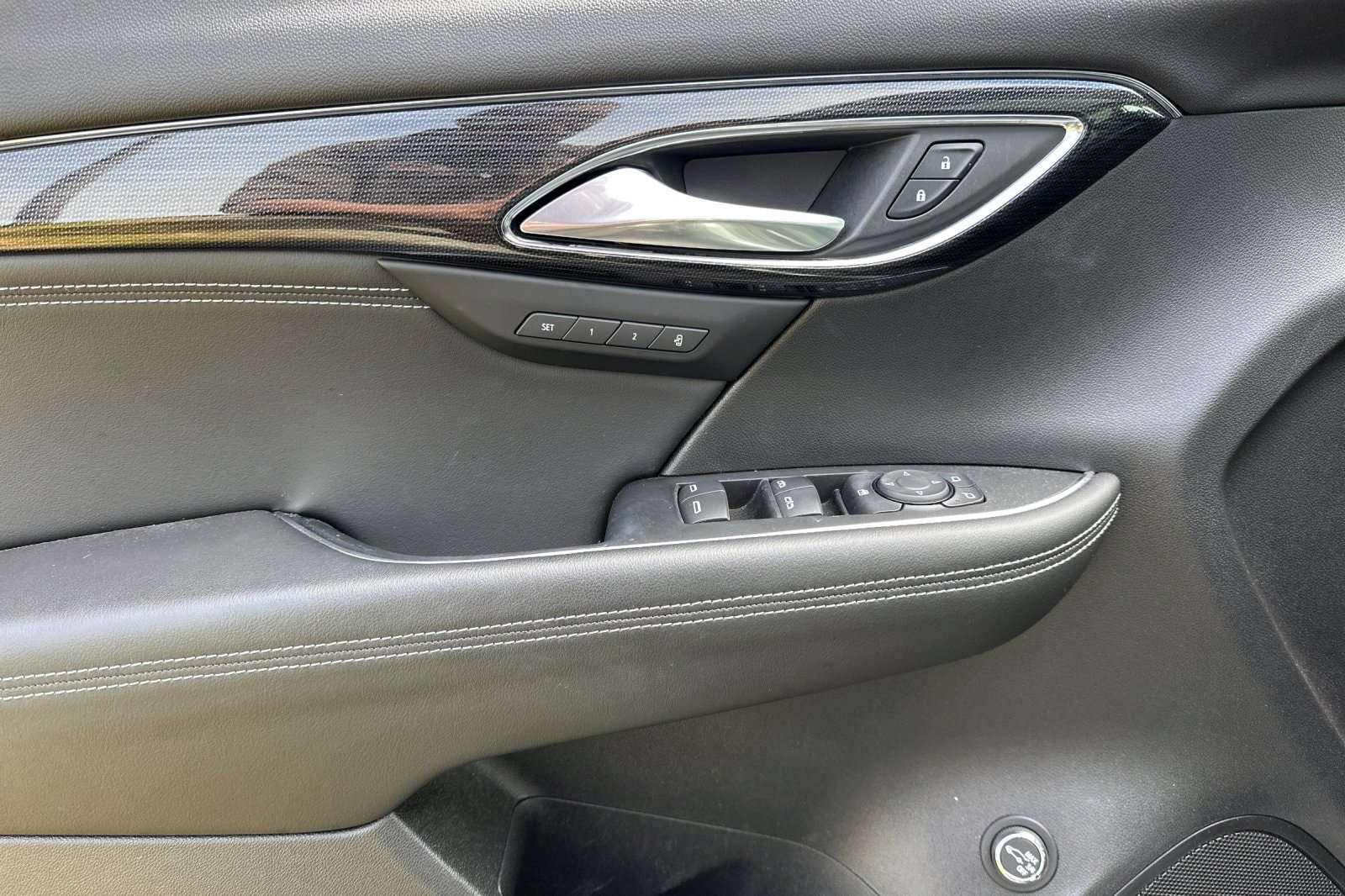 2023 Buick Envision Essence - Photo 10