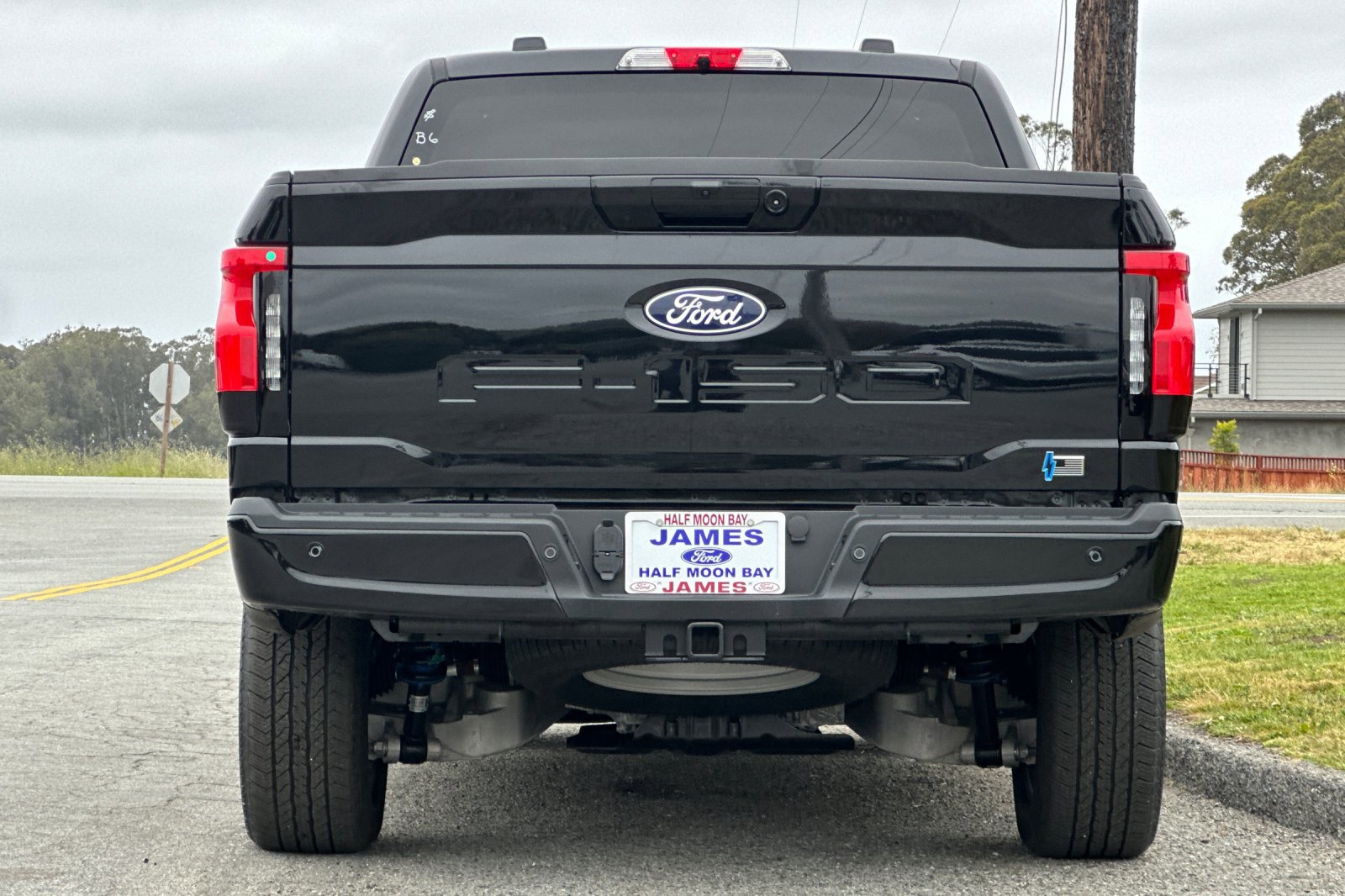 2025 Ford F-150 Lightning photo 4