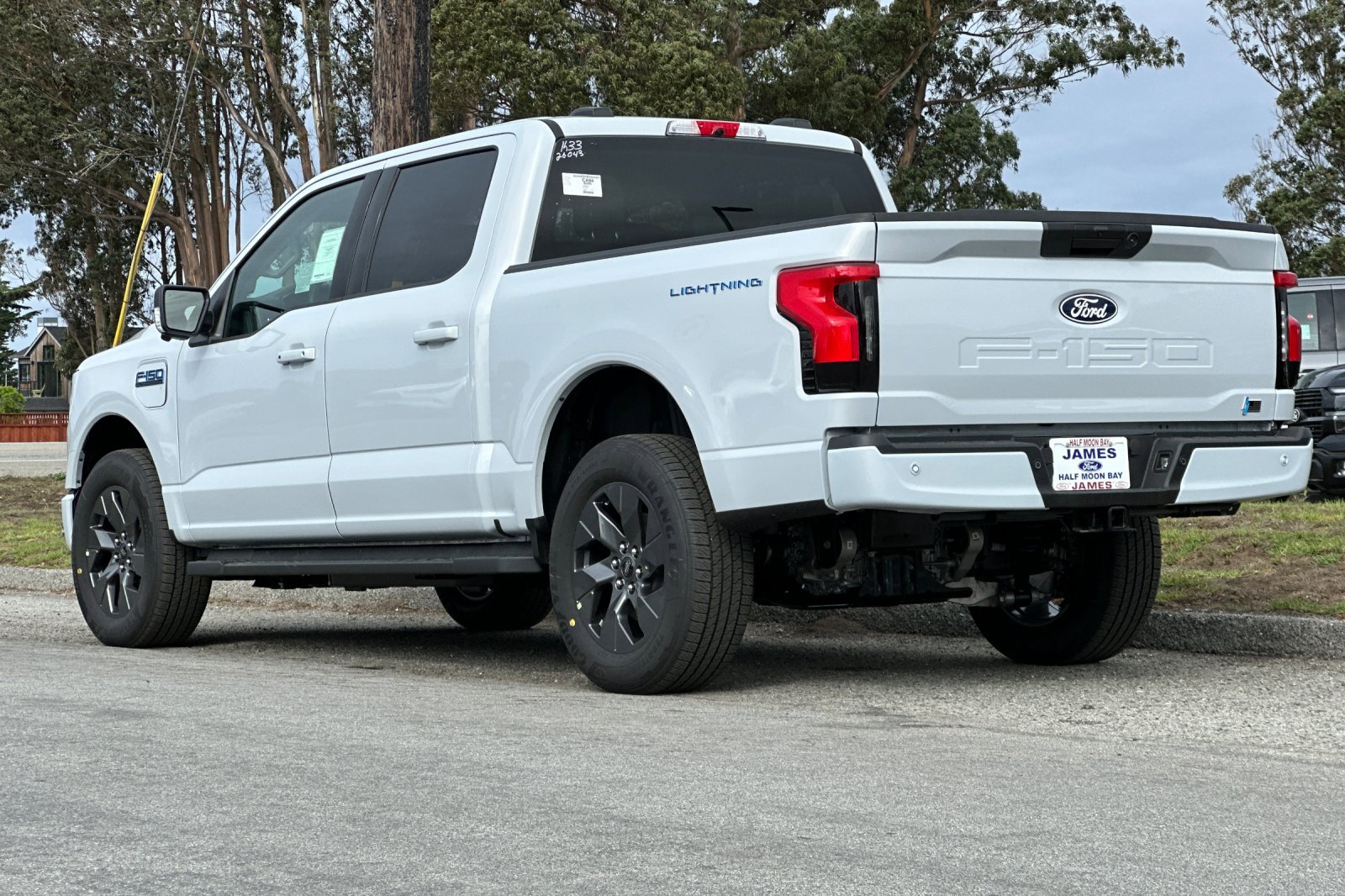 2025 Ford F-150 Lightning photo 3