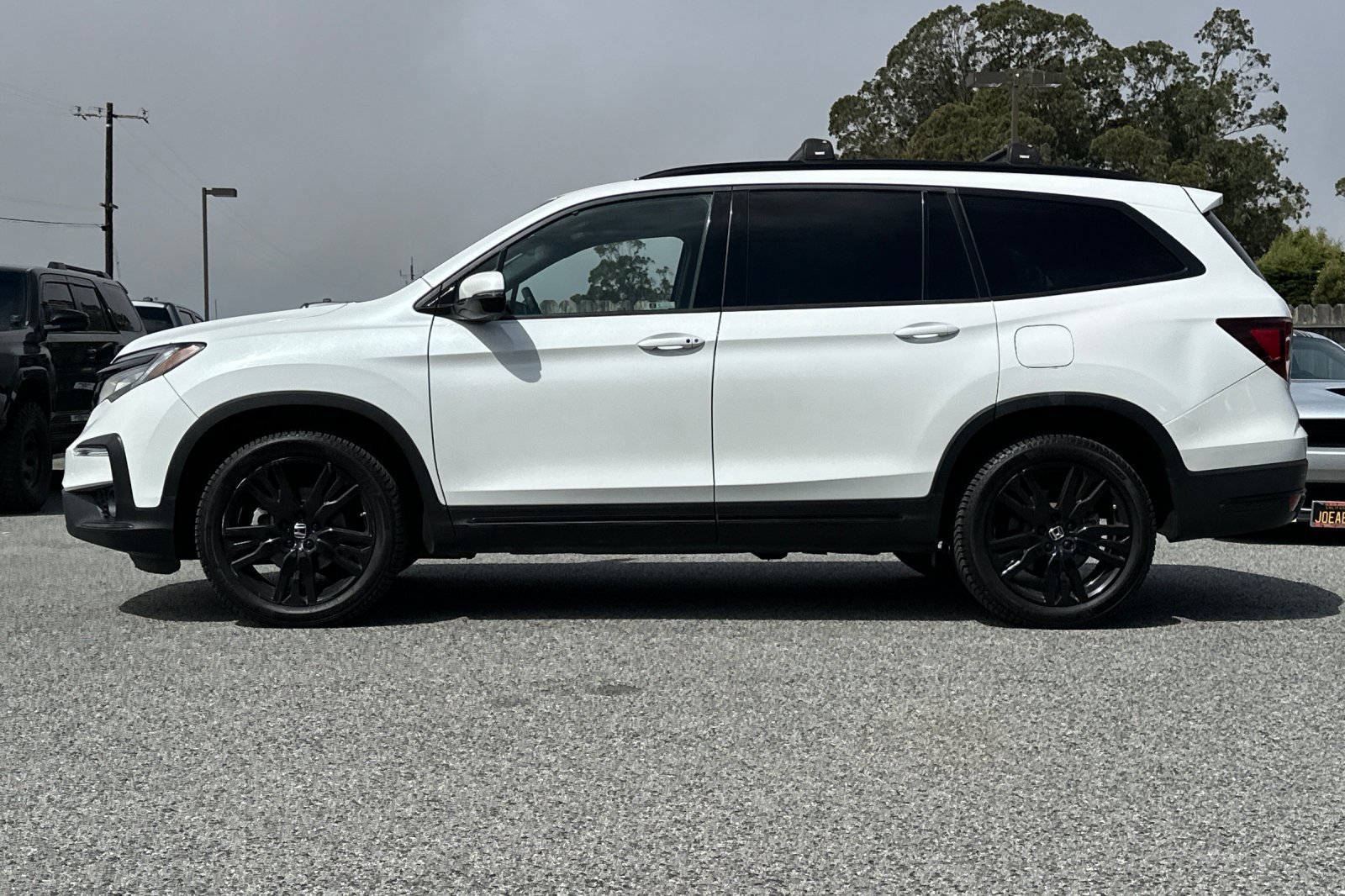 2021 Honda Pilot Black Edition photo 2