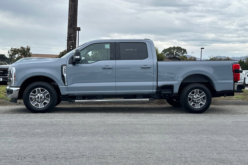 New 2026 Ford F-350SD Lariat Truck Crew Cab