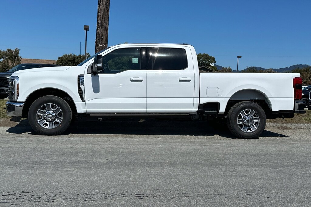 New 2026 Ford F-350SD Lariat Truck Crew Cab