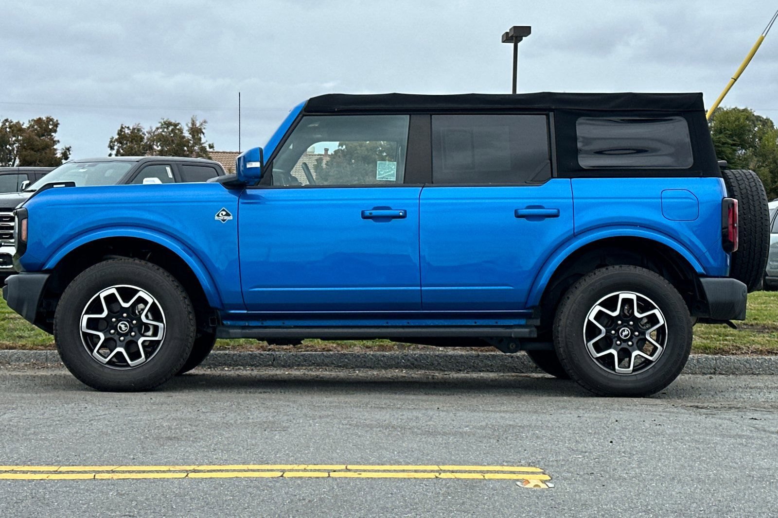 Used 2021 Ford Bronco 4-Door Outer Banks with VIN 1FMDE5BH3MLA60387 for sale in Half Moon Bay, CA