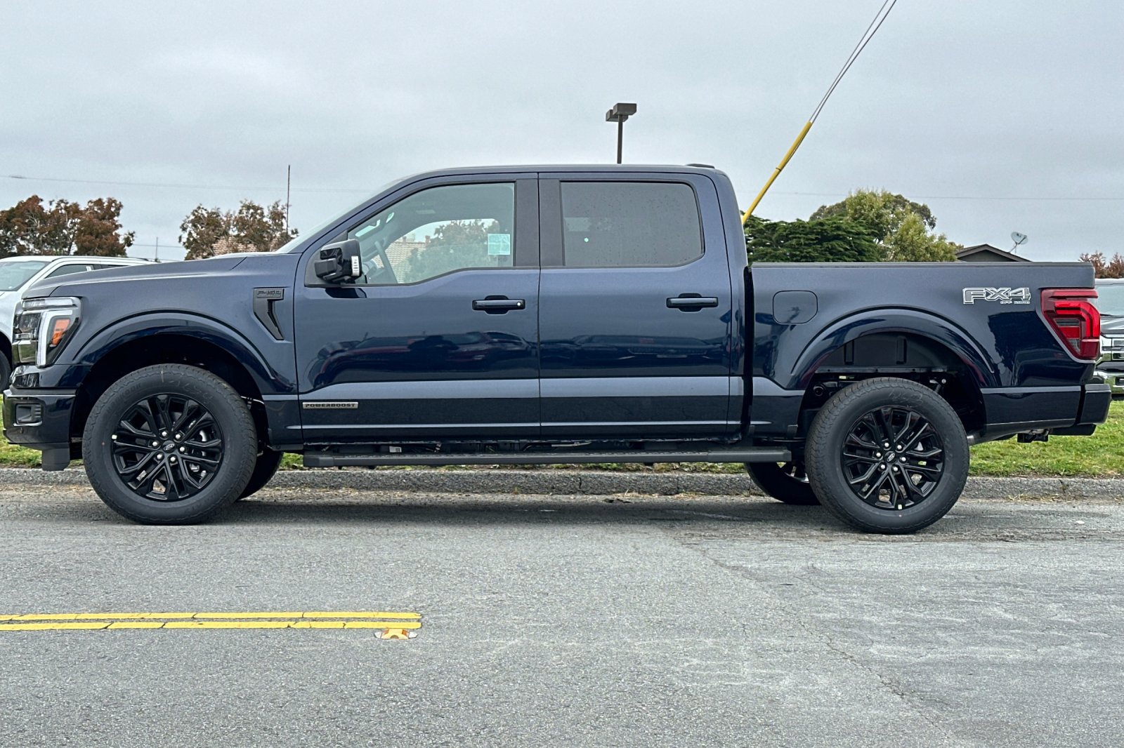 2025 Ford F-150 Lariat photo 2