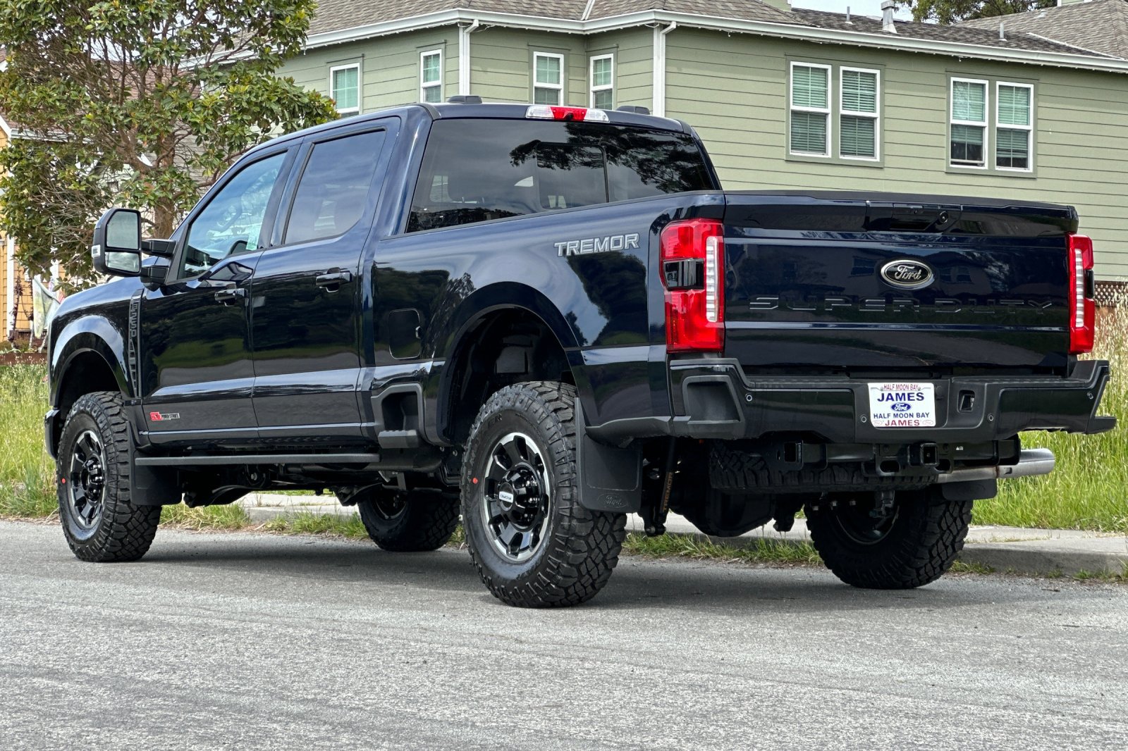 2025 Ford F-250 Lariat photo 3