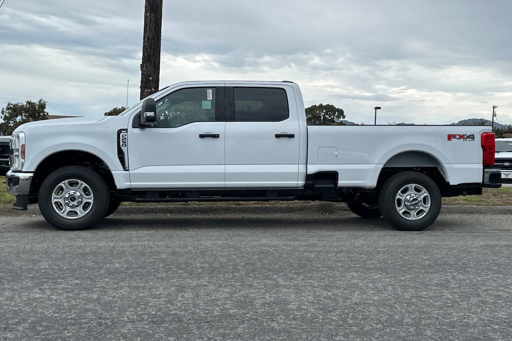 New 2026 Ford F-250SD XLT Truck Crew Cab