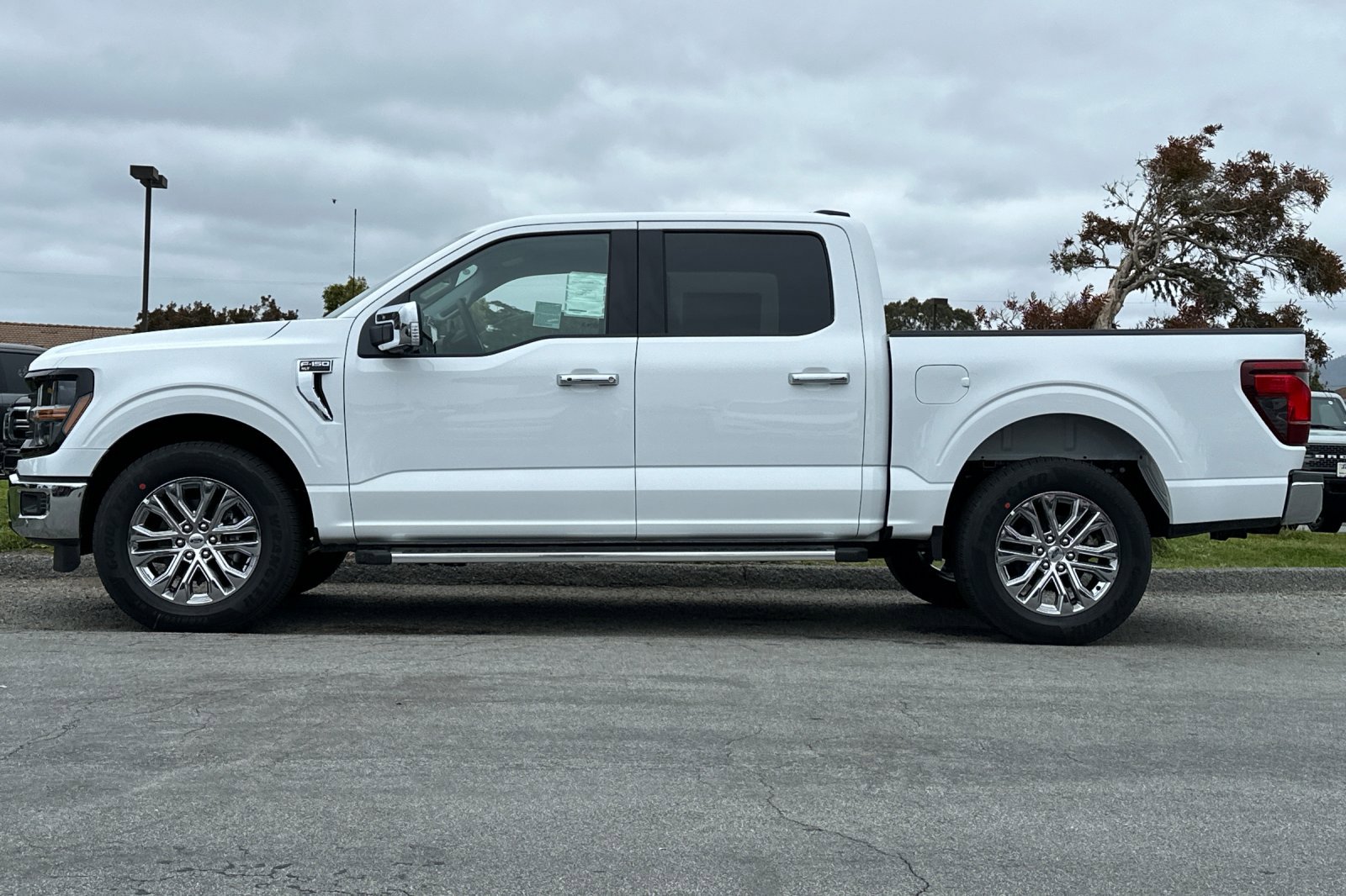 2025 Ford F-150 XLT photo 2