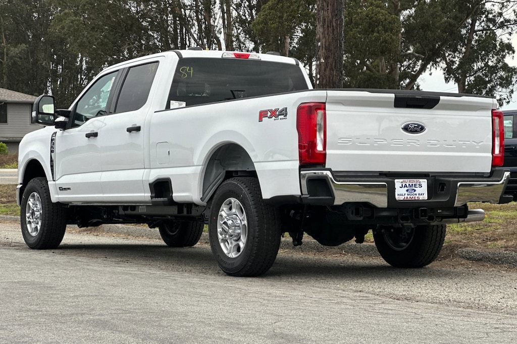 New 2026 Ford F-350SD F-350 XLT Truck Crew Cab