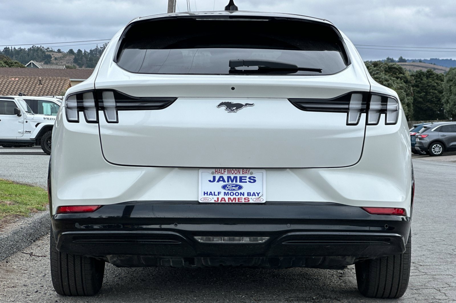 2023 Ford Mustang Mach-E Premium photo 4