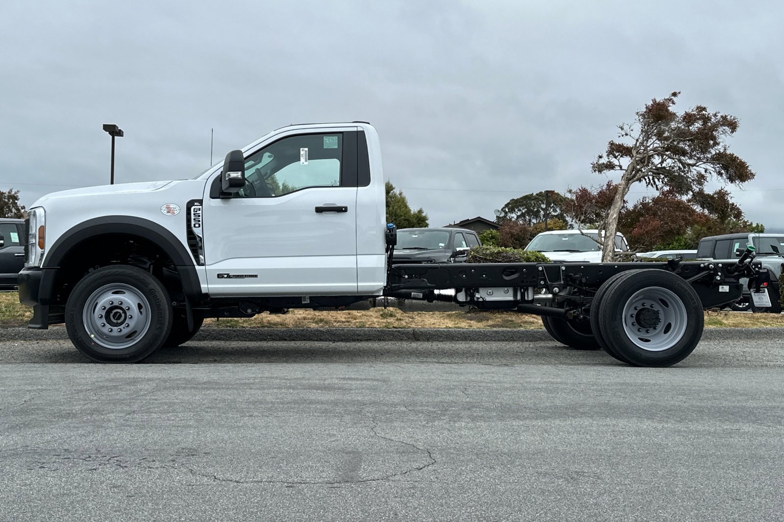 2025 Ford F-550 XL photo 2